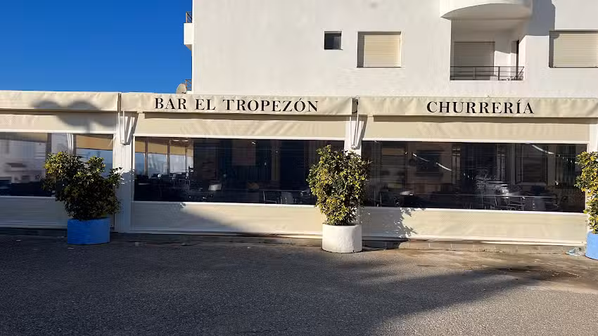 Bar-Churrer&iacute;a El Tropez&oacute;n