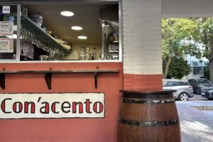 Bar con&rsquo;acento