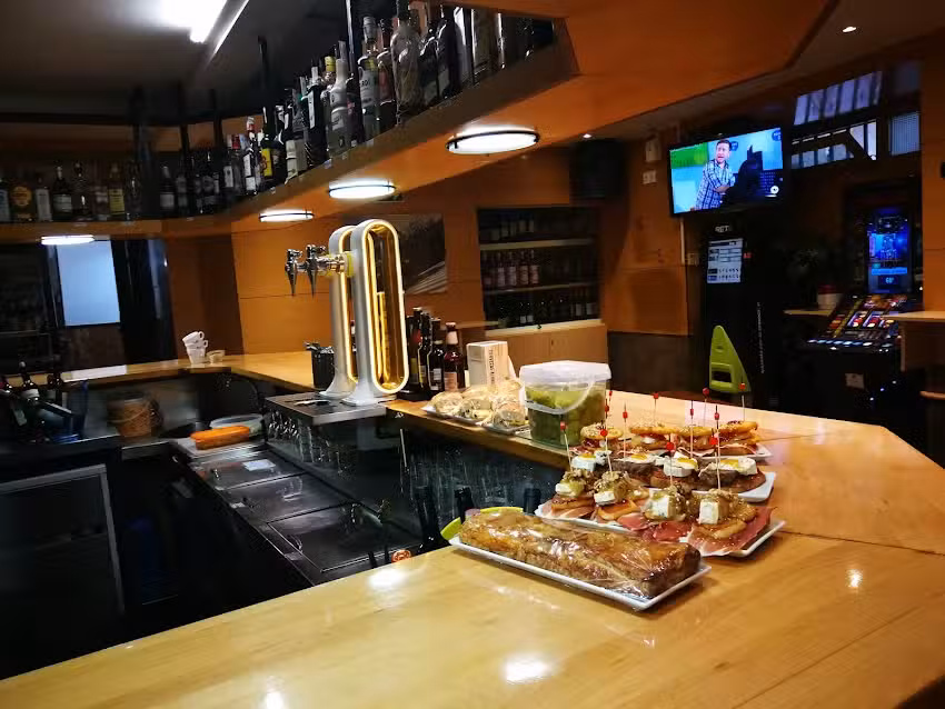 BAR CUATRO ESQUINAS