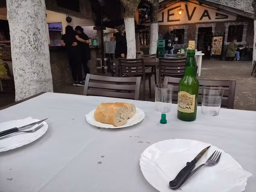 Bar Cuevas de San Jos&eacute; C.B.