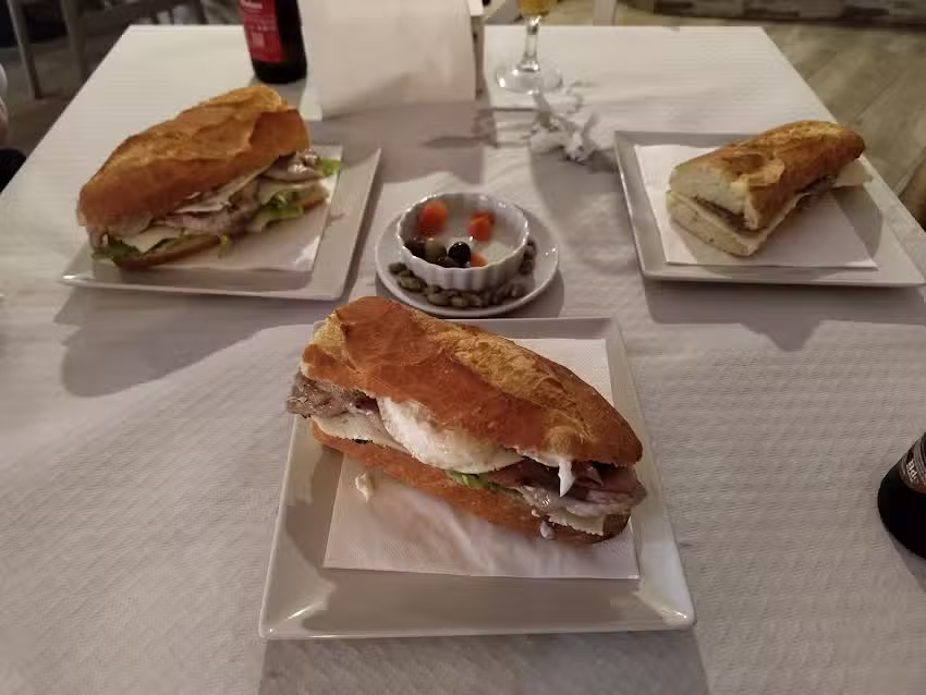 Bar Dal&iacute;