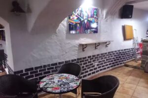 Bar de copas La Caverna