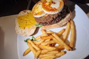 Bar de las piscinas de Cadrete