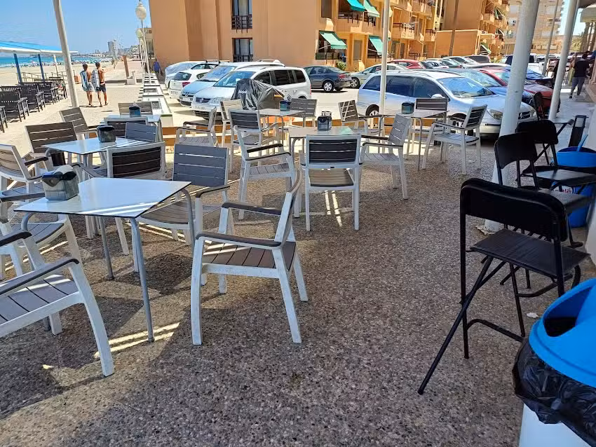 Bar de playa El Velero