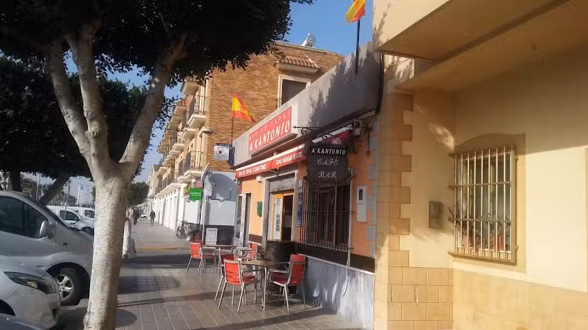 BAR DE TAPAS AKANTONIO