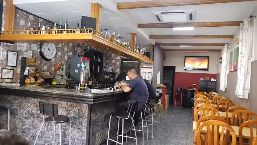 Bar Dos Y Medio