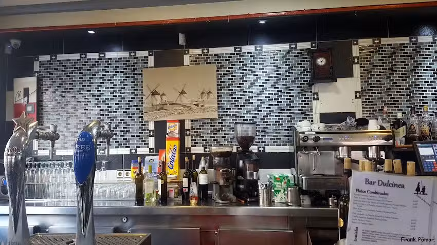 Bar Dulcinea Cafeter&iacute;a Bocater&iacute;a
