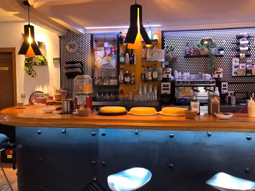 Bar Eden
