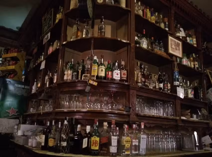 Bar El Almac&eacute;n