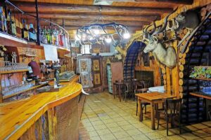 BAR EL CASER&Iacute;O.