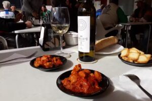 Bar El Tiral&eacute;