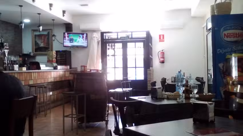 Bar entrebarriles