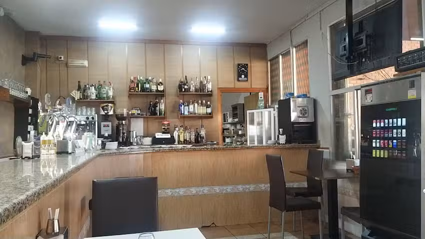 Bar estaci&oacute;n de autobuses