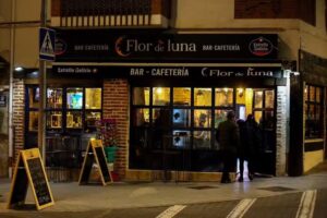 BAR FLOR DE LUNA