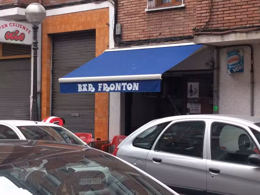Bar Fronton