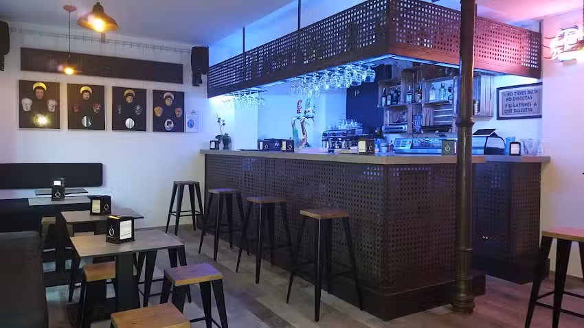 Bar-gallery El Chato 3.0