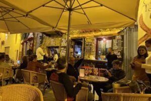 Bar Gaud&iacute; Taverna