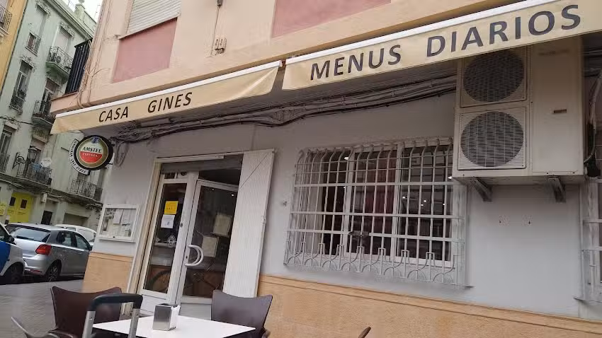 Bar Gin&eacute;s