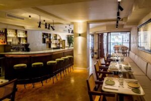 Bar H emblem&aacute;tico