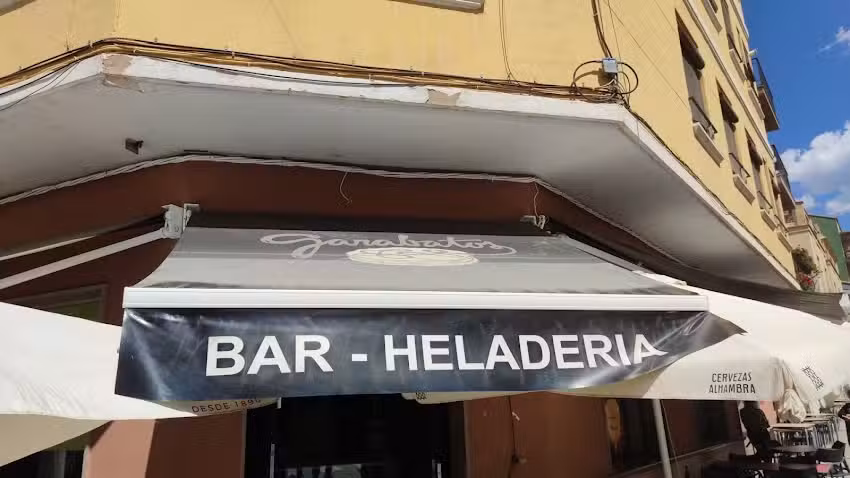 BAR-HELADER&Iacute;A Garabatos.