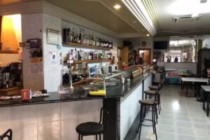 Bar Iri El Roch( cris i anna(