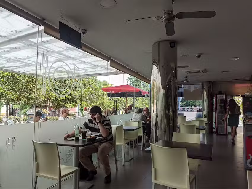 Bar La Familia