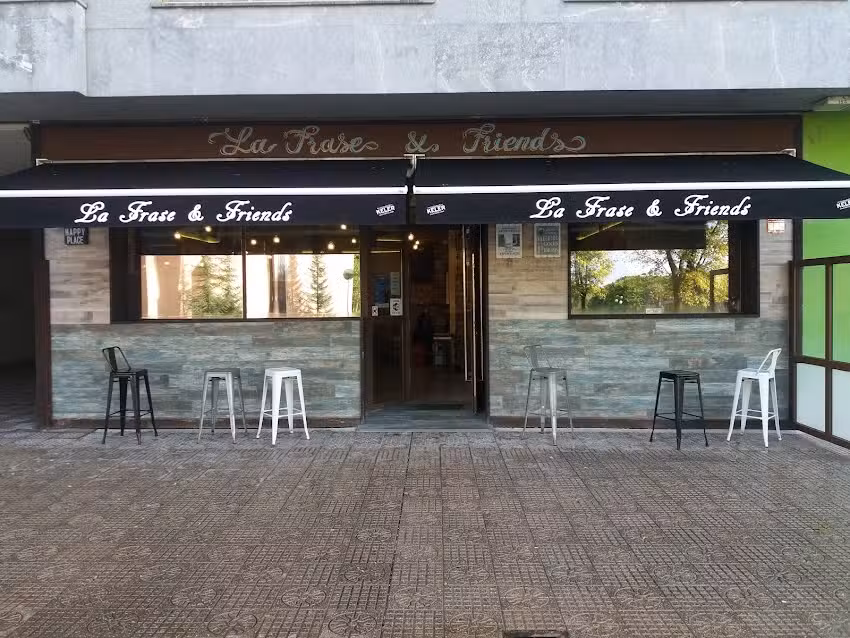 Bar La Frase & Friends