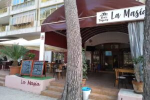 Bar La Mas&iacute;a calle Carles Buigas, 62