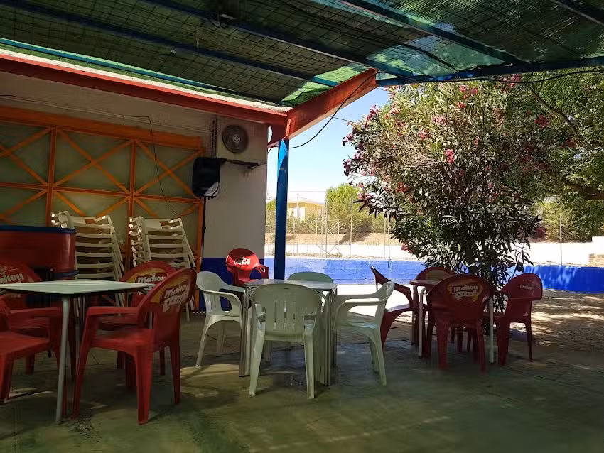 BAR la PISCINA