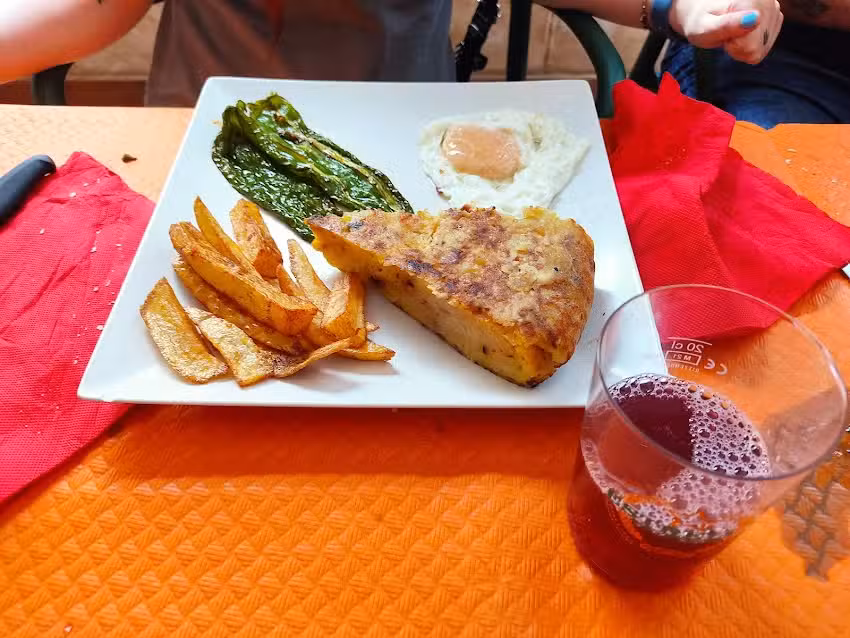 Bar La Piscina, Pabell&oacute;n Caudete