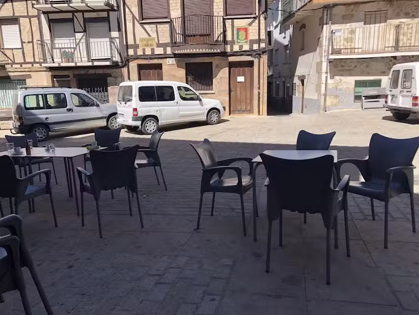 Bar la plaza (Benito Cabrero)