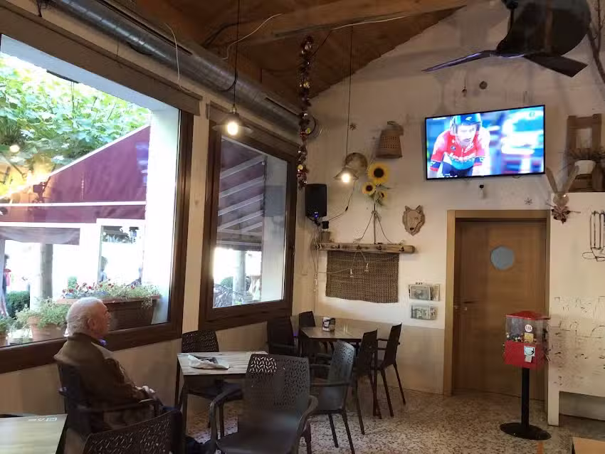 Bar la Vieja Escuela Husillos