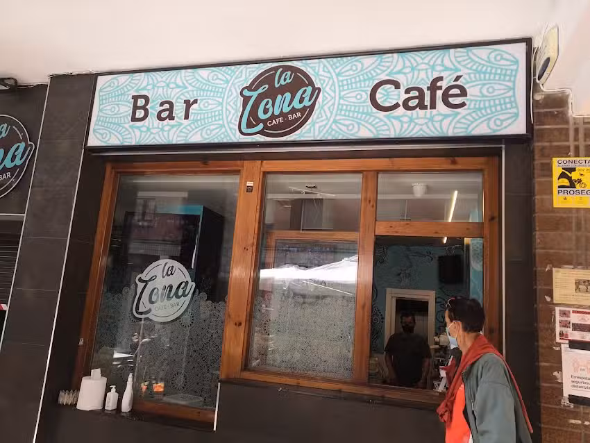 Bar La zona Caf&eacute;
