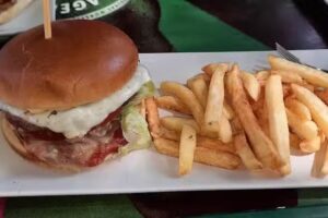 Bar Las Piscinas Paradinas de San Juan 2025