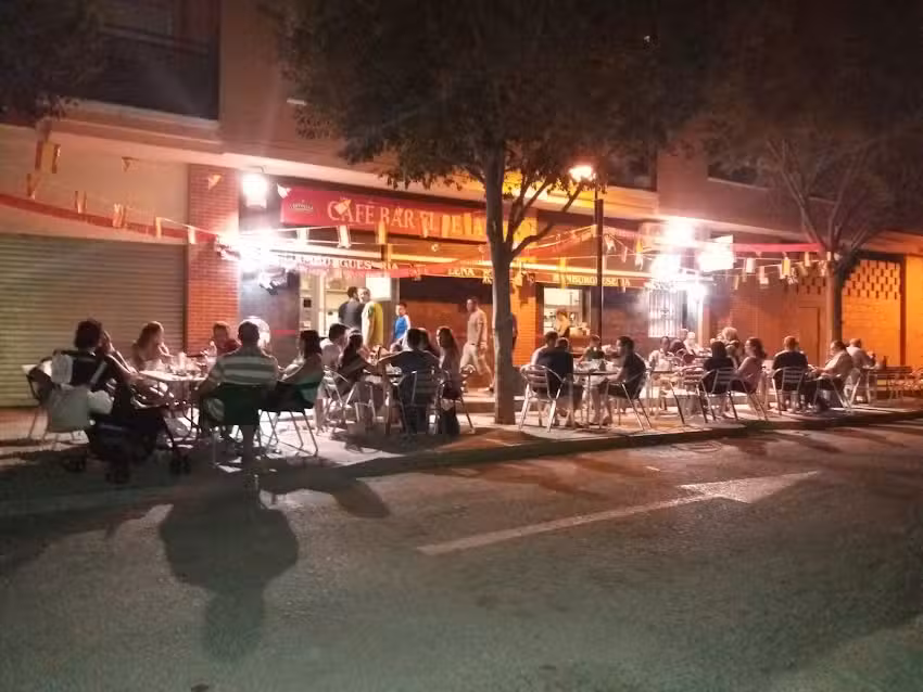 Bar Le&ntilde;a