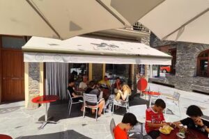 Bar Les Aig&uuml;es | Llavors&iacute;