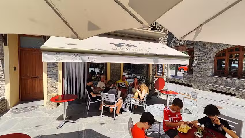 Bar Les Aig&uuml;es | Llavors&iacute;