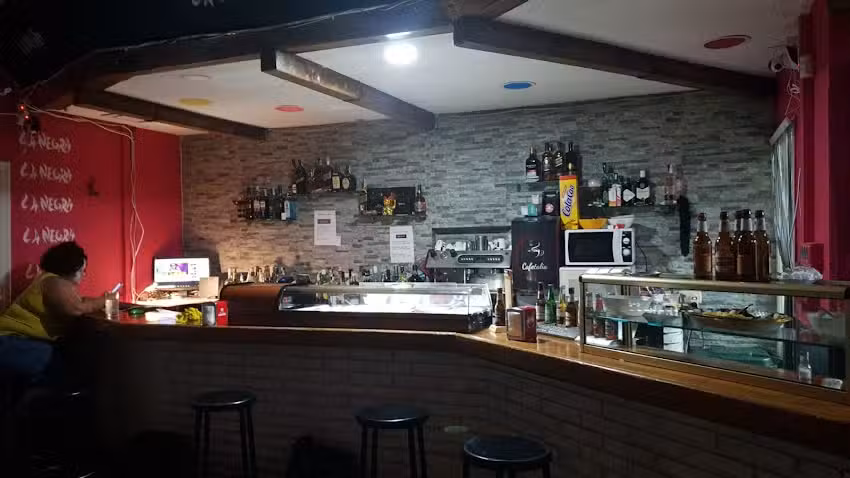 Bar L&iacute;nea 59 La negra
