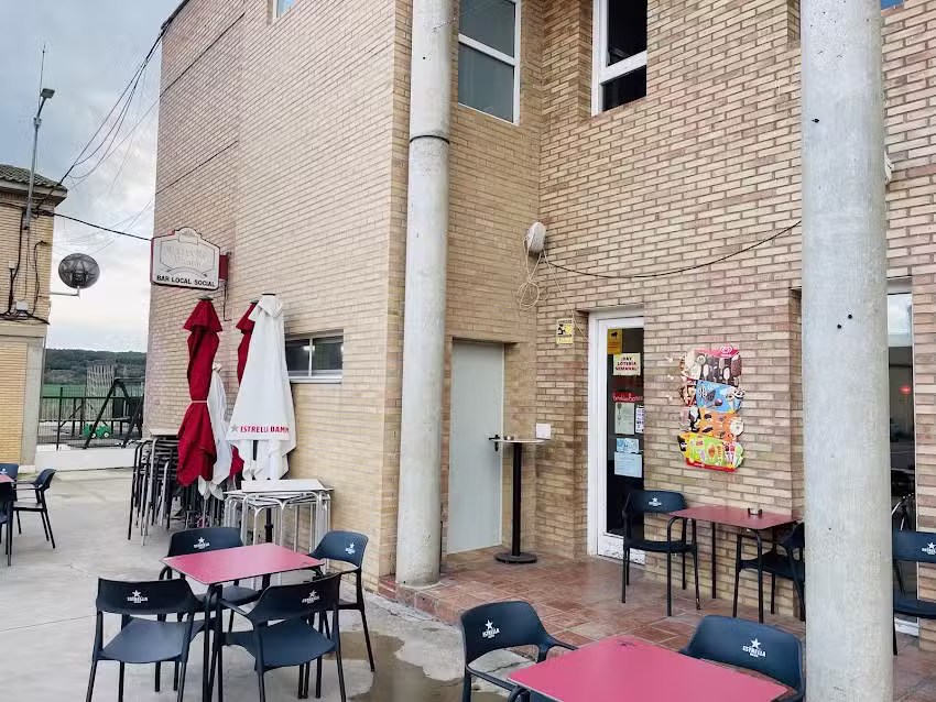 Bar Local social de Esplus