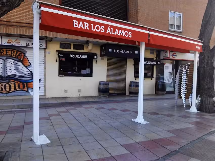 Bar Los &Aacute;lamos