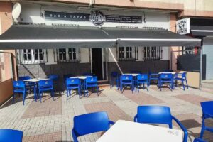 Bar los Serrano, comida Colombiana.