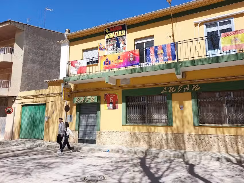 Bar Lujan