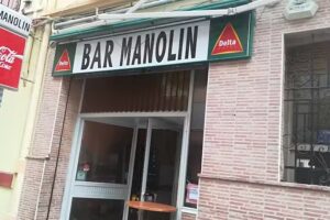 Bar Manol&iacute;n