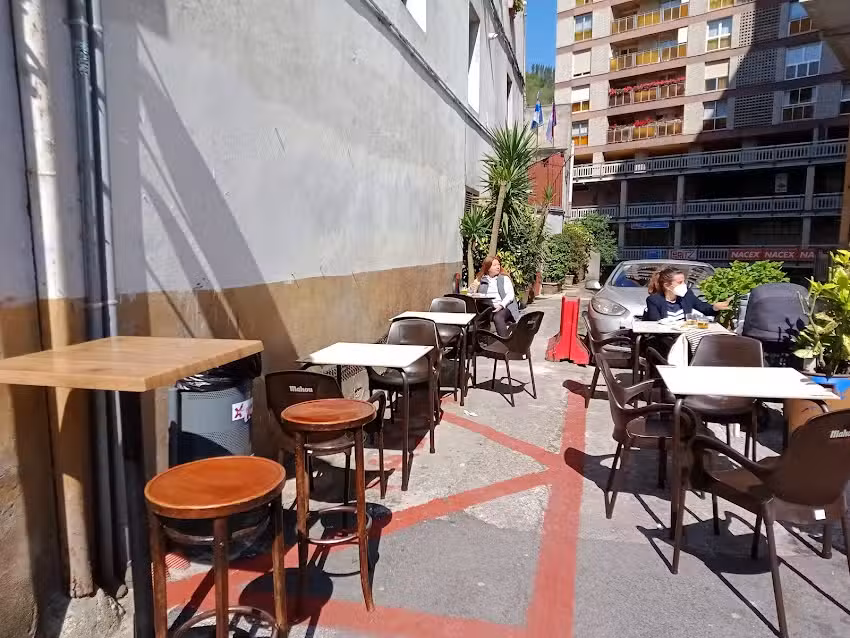 Bar Manuel