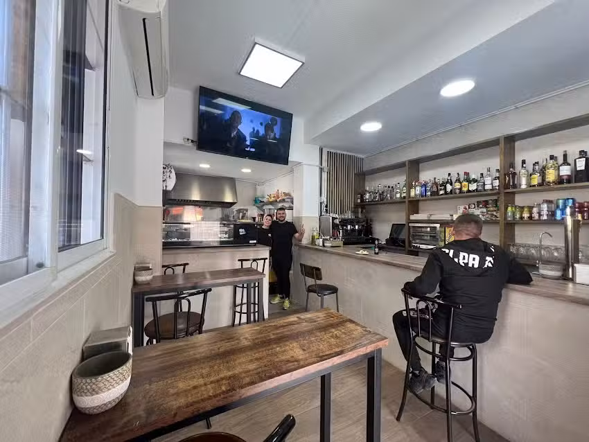 Bar Mari&aacute;ngeles