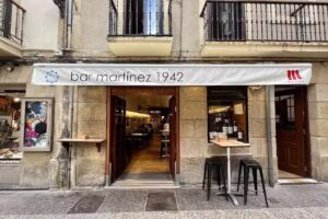 Bar Mart&iacute;nez
