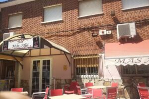 Bar M&aacute;s All&aacute;.