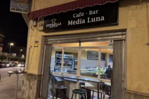 Bar Media Luna