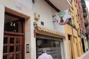 Bar mes&oacute;n el cazador