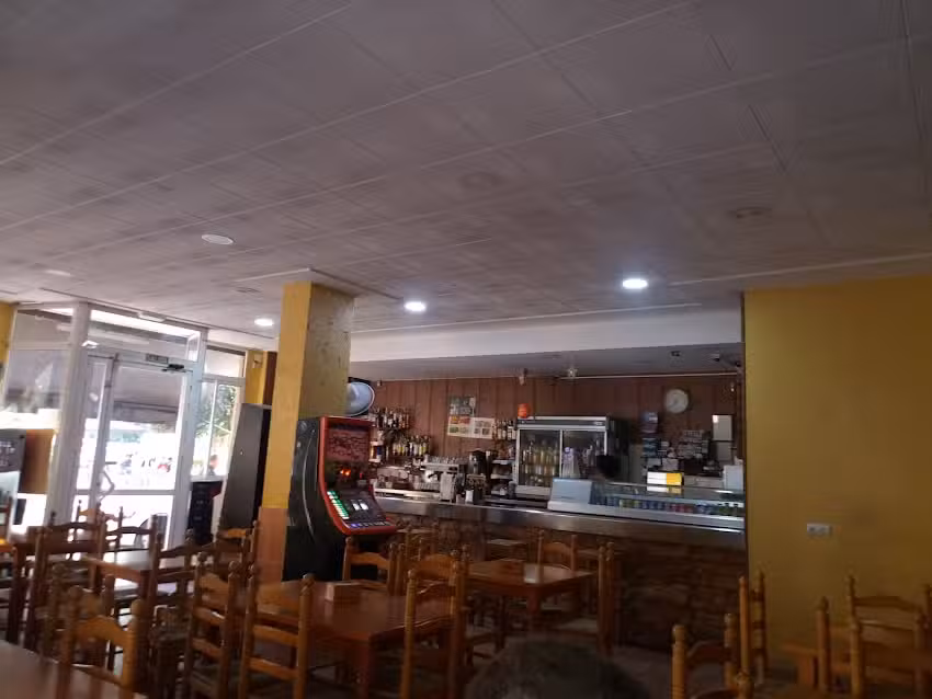 Bar Mes&oacute;n La Parada